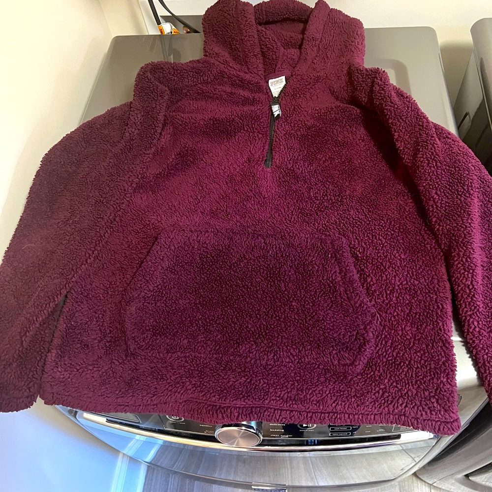 Pink size medium burgundy fleece in excellent condition